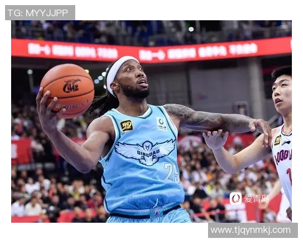 CBA激战广州队迎战青岛队双方全力争胜展现篮球魅力与团队精神 CBA激战广州队迎战青岛队双方全力争胜展现篮球魅力与团队精神